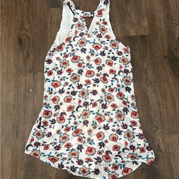 Sadie & Sage Tops - $ Clearance Sale $ Sadie & Sage Floral Sleeveless Top